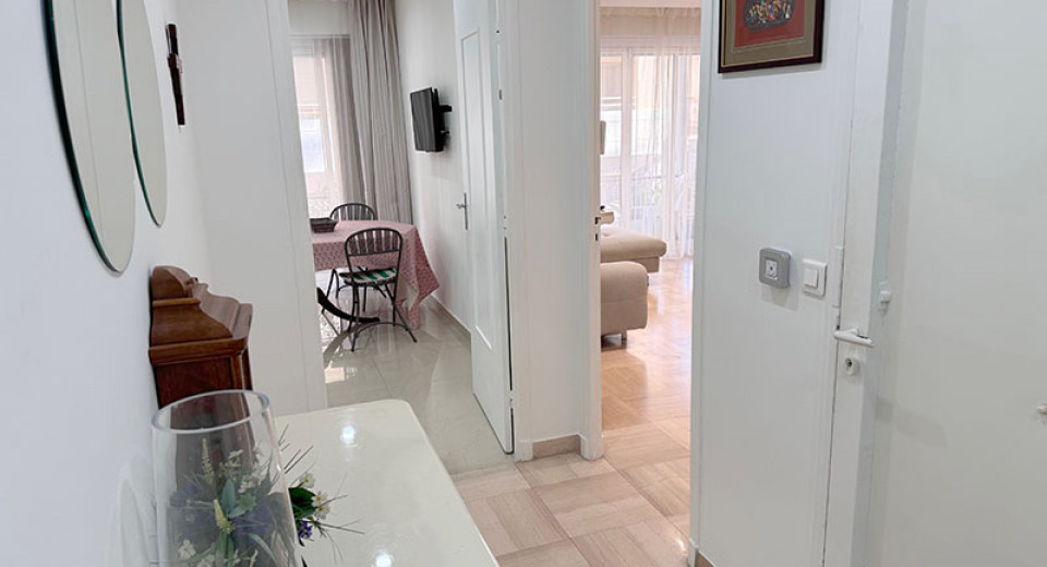 Real estate agency France, Antibes, Juan les Pins, 2 bedrooms, city center, close to beach, train station, French riviera