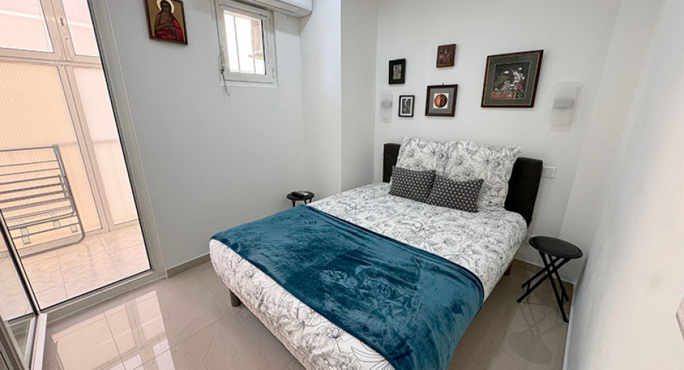 Real estate agency France, Antibes, Juan les Pins, 2 bedrooms, city center, close to beach, train station, French riviera