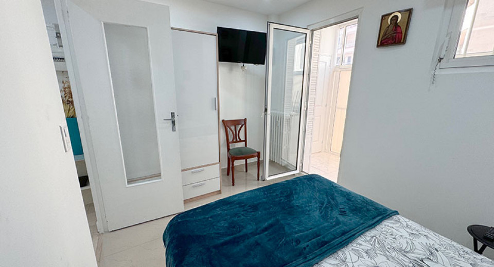 Real estate agency France, Antibes, Juan les Pins, 2 bedrooms, city center, close to beach, train station, French riviera