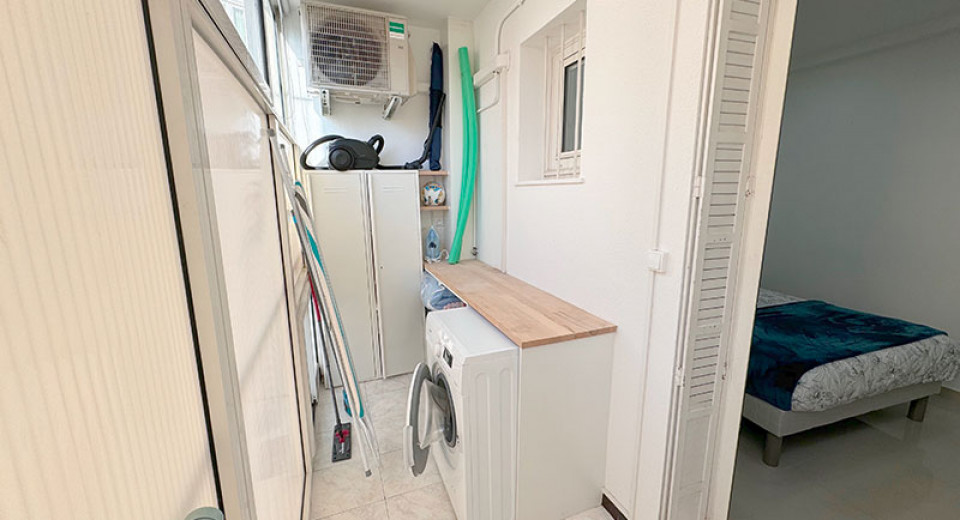 Real estate agency France, Antibes, Juan les Pins, 2 bedrooms, city center, close to beach, train station, French riviera