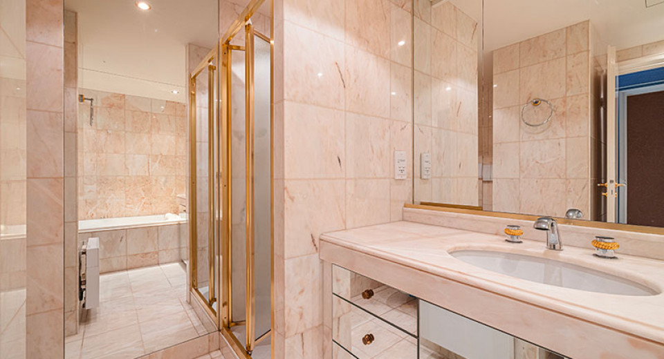 Grand appartement à vendre, Cannes, immobilier, luxe, terrasse, 4 chambres, 250m2, vue mer, piscine, rue d'antibes