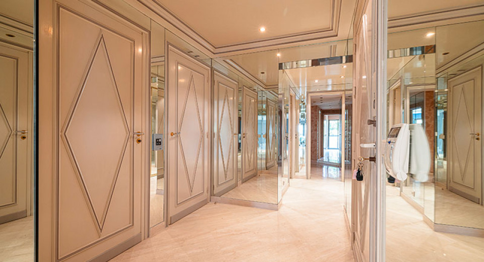 Large apartment for sale, Cannes, real estate, luxury, terrace, 4 bedrooms, 250m2, sea view, swimming pool, rue d'antibes