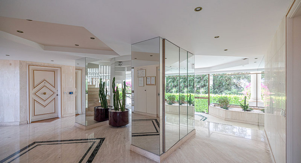 Stor lejlighed til salg, Cannes, ejendom, luksus, terrasse, 4 soveværelser, 250m2, havudsigt, swimmingpool, rue d'antibes