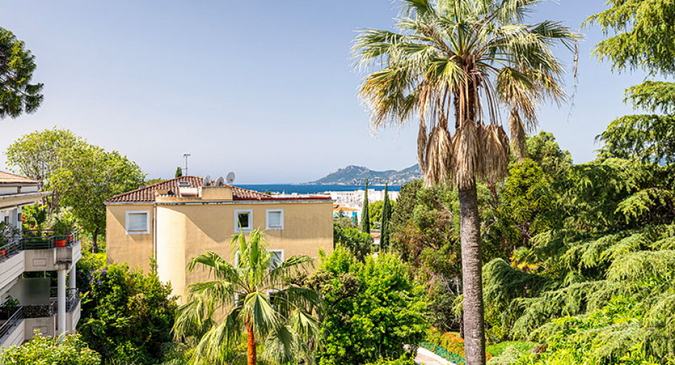 Stor lägenhet till salu, Cannes, fastigheter, lyx, terrass, 4 sovrum, 250m2, havsutsikt, pool, rue d'antibes
