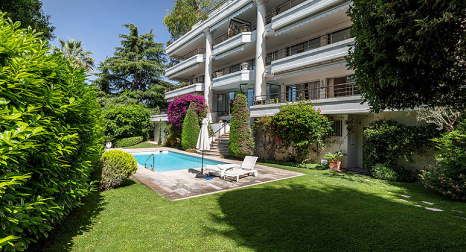 Duży apartament na sprzedaż, Cannes, nieruchomość, luksus, taras, 4 sypialnie, 250m2, widok na morze, basen, rue d'antibes