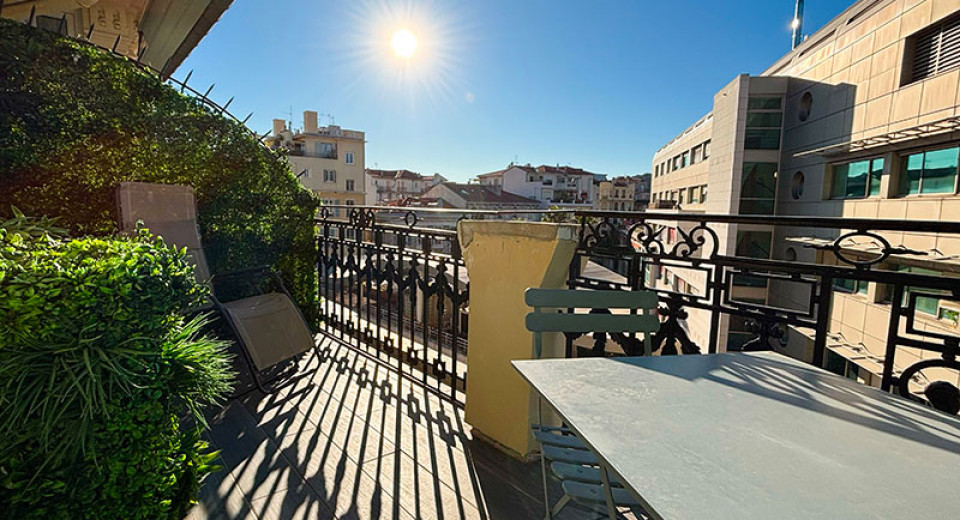 Achat, vente appartement, agence immobiliere, Nice, dernier etage, terrasse, oeust, musiciens, france, Nice
