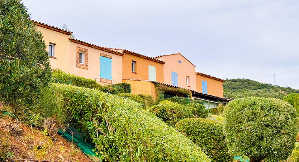 Les Issambres, Sainte Maxime, Franske Riviera, Frankrike, eiendom, kjøp, selg, hus, hage, havutsikt, svømmebasseng