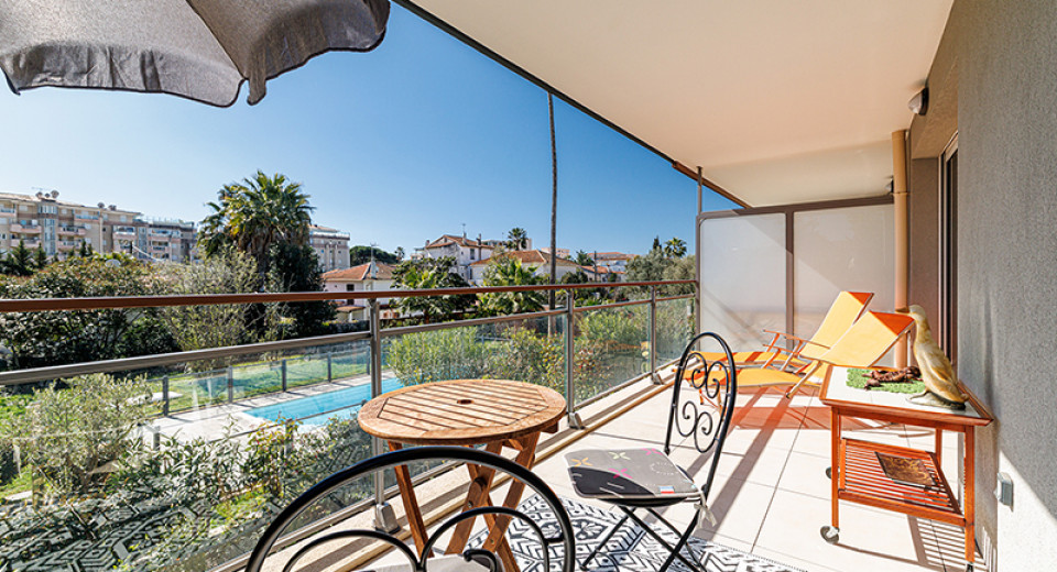 Real estate France, Golfe Juan, Antibes, Juan les Pins, apartment, 2 bedrooms, terrace, swimming pool, city center, sea