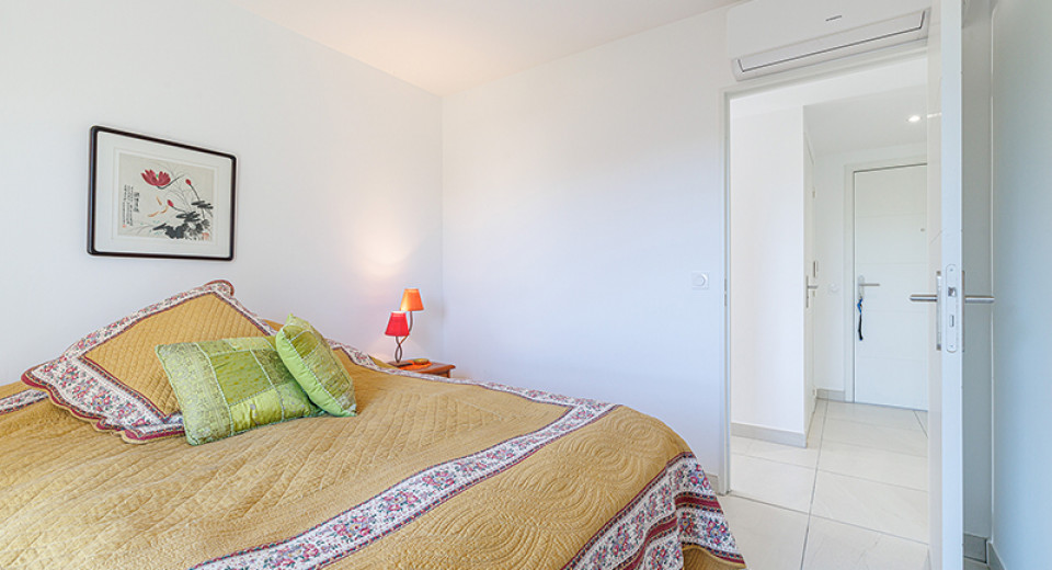 Real estate France, Golfe Juan, Antibes, Juan les Pins, apartment, 2 bedrooms, terrace, swimming pool, city center, sea