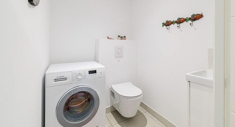 Real estate France, Golfe Juan, Antibes, Juan les Pins, apartment, 2 bedrooms, terrace, swimming pool, city center, sea