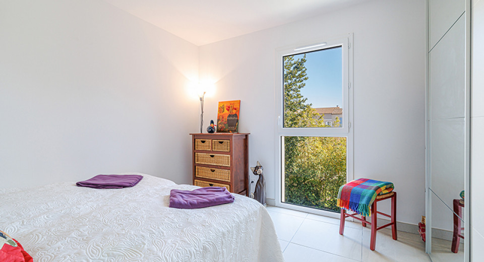 Nieruchomości Francja, Golfe Juan, Antibes, Juan les Pins, apartament, 2 sypialnie, taras, basen, centrum miasta, morze