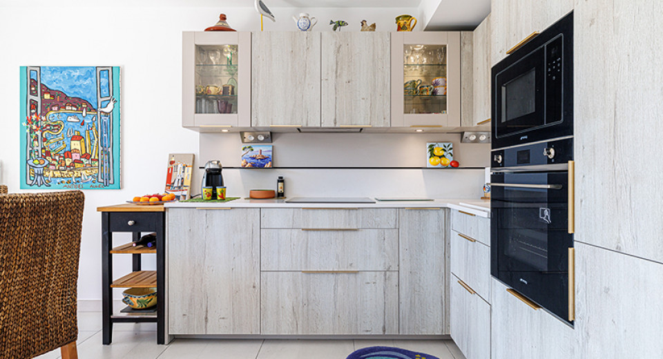 Fast ejendom Frankrig, Golfe Juan, Antibes, Juan les Pins, lejlighed, 2 soveværelser, terrasse, swimmingpool, bycentrum, hav