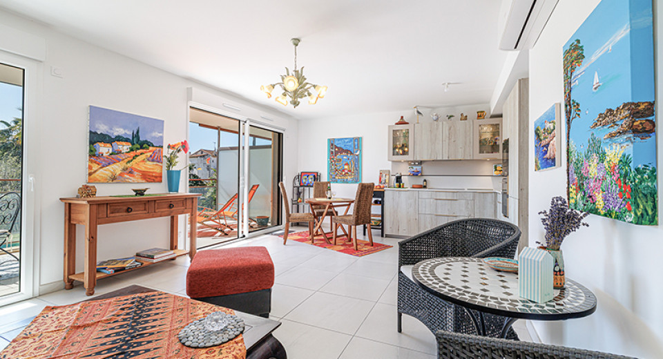 Eiendom Frankrike, Golfe Juan, Antibes, Juan les Pins, leilighet, 2 soverom, terrasse, svømmebasseng, sentrum, hav