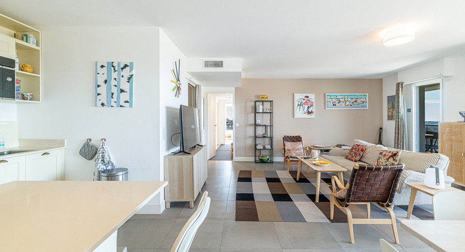 Antibes Juan Les Pins, real estate, apartment, 4 rooms, 3 bedrooms, terrace, panoramic sea view, swimming pool, for sale