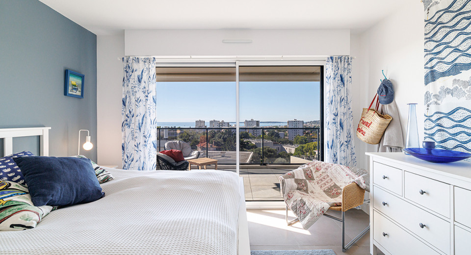 Antibes Juan Les Pins, real estate, apartment, 4 rooms, 3 bedrooms, terrace, panoramic sea view, swimming pool, for sale