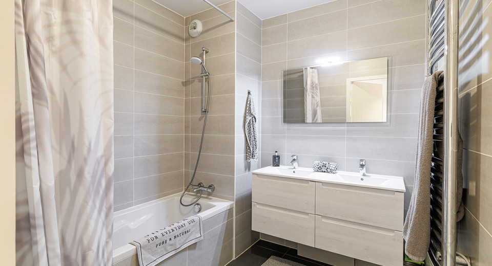 Antibes Juan Les Pins, real estate, apartment, 4 rooms, 3 bedrooms, terrace, panoramic sea view, swimming pool, for sale