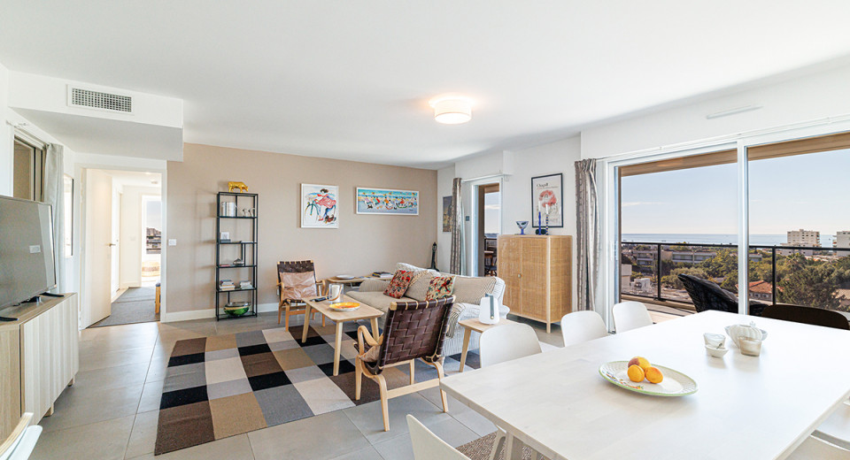 Antibes Juan Les Pins, fastighet, lägenhet, 4 rum, 3 sovrum, terrass, panoramautsikt över havet, pool, till salu