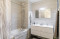 antibes_juan_les_pins_100_appartement_4pieces_terrasse_piscine_vue_mer_12_bathroom_salle_bains