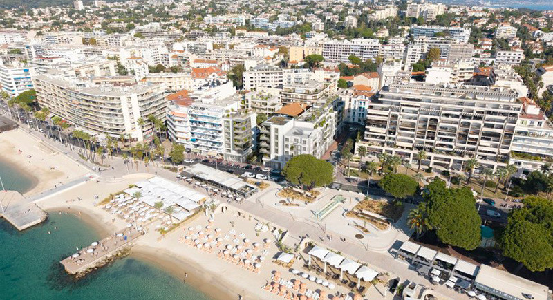 Real estate France, french riviera, Antibes, Juan les Pins, beau rivage, beach, sea, view, terrace, apartment