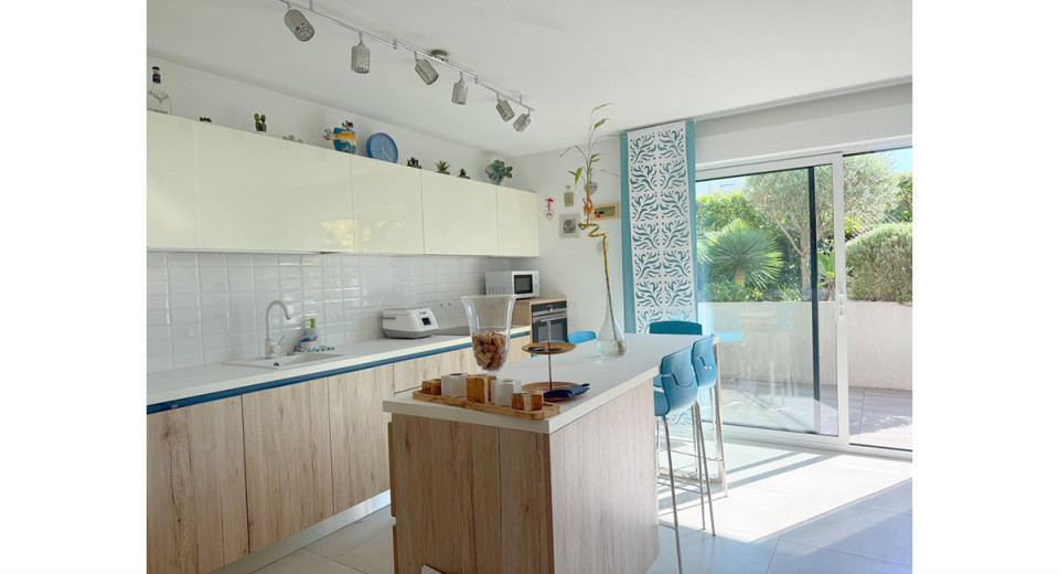 Achat appartement, 2 pièces, 1 chambre, jardin, terrasse, bijou plage, immobilier Antibes Juan les Pins, France, cote d'Azur