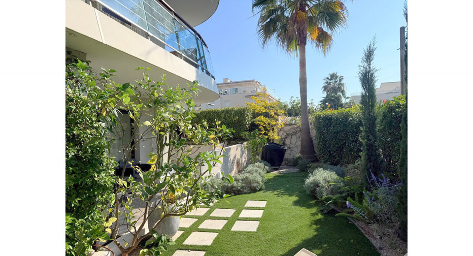 Nieruchomości Francja, Juan les Pins, Antibes, Bijou Plage, apartament, taras, ogród, blisko plaży