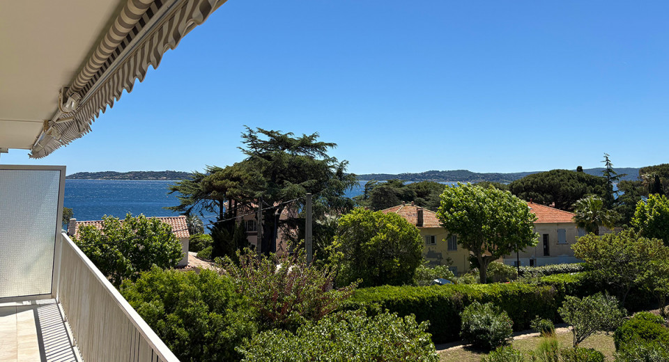 Immobilier, Achat appartement 3 pièces Sainte Maxime, France, Côte d'Azur, terrasse, vue mer, proche plage, centre ville