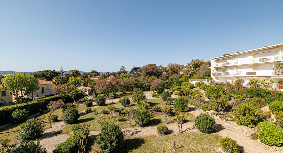 Immobilier, Achat appartement 3 pièces Sainte Maxime, France, Côte d'Azur, terrasse, vue mer, proche plage, centre ville