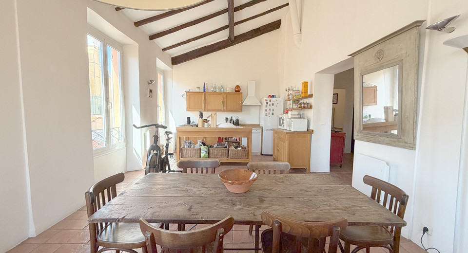 Immobilier, appartement, Nice, vielle ville, dernier etage, 3 chambres, 4 pièces, duplex, balcon, Cote d'Azur, proche mer