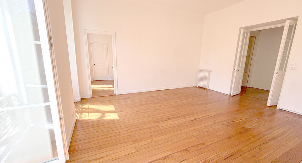 Fast ejendom, køb, salg i Nice, lejlighed, bymidte, 4 værelser, 3 soveværelser, kælder, Gare du Sud, Liberation