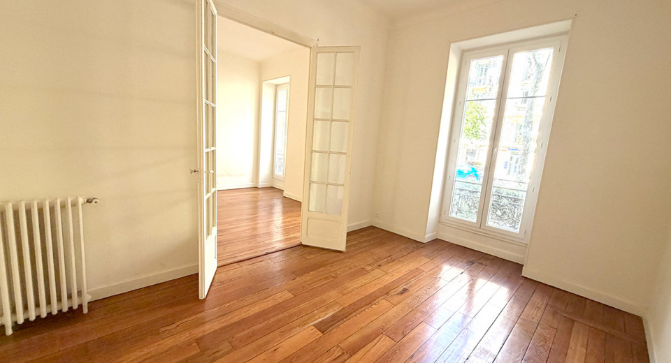 Real estate, buying, selling in Nice, apartment, city center, 4 rooms, 3 bedrooms, cellar, Gare du Sud, Liberation