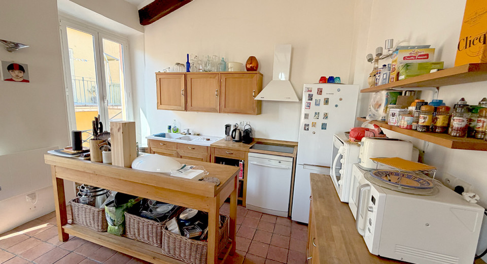 Fast ejendom, lejlighed, Nice, Gamleby, øverste etage, 3 soveværelser, 4 værelser, duplex, balkon, Franske Riviera, nær havet