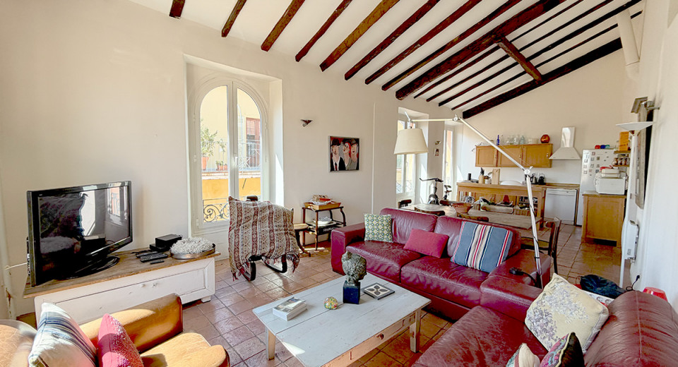 Real estate, apartment, Nice, Old Town, top floor, 3 bedrooms, 4 rooms, duplex, balcony, French Riviera, near the sea