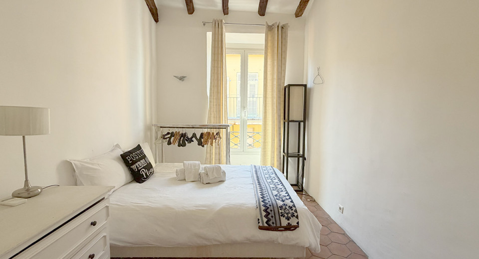 Real estate, apartment, Nice, Old Town, top floor, 3 bedrooms, 4 rooms, duplex, balcony, French Riviera, near the sea