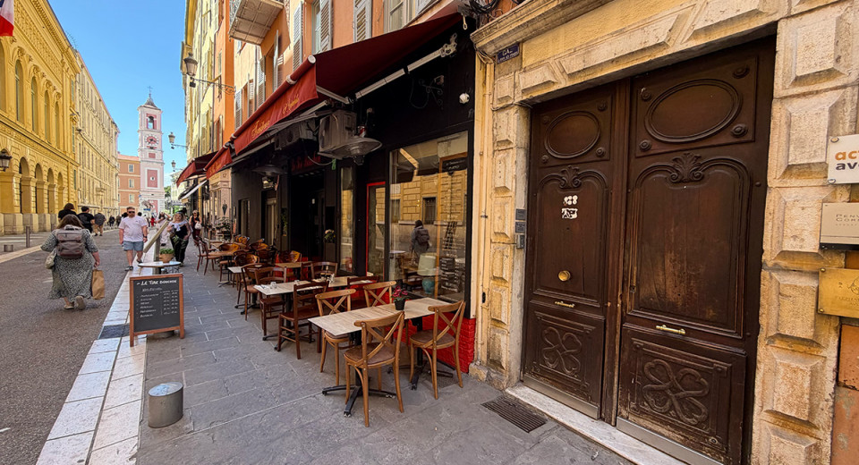 Real estate, apartment, Nice, Old Town, top floor, 3 bedrooms, 4 rooms, duplex, balcony, French Riviera, near the sea