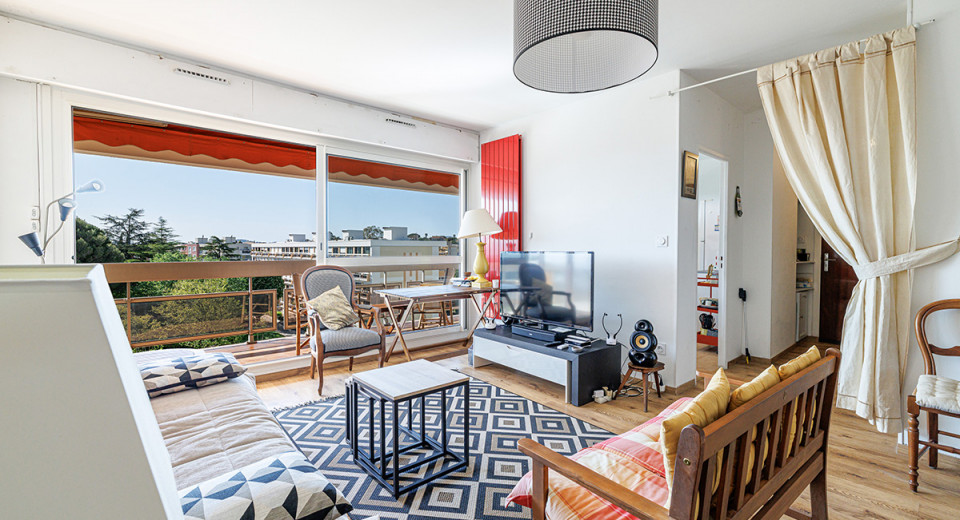 Ejendom i Frankrig, Sainte-Maxime, Saint-Tropez, bymidten, lejlighed, 2 soveværelser, terrasse, havudsigt