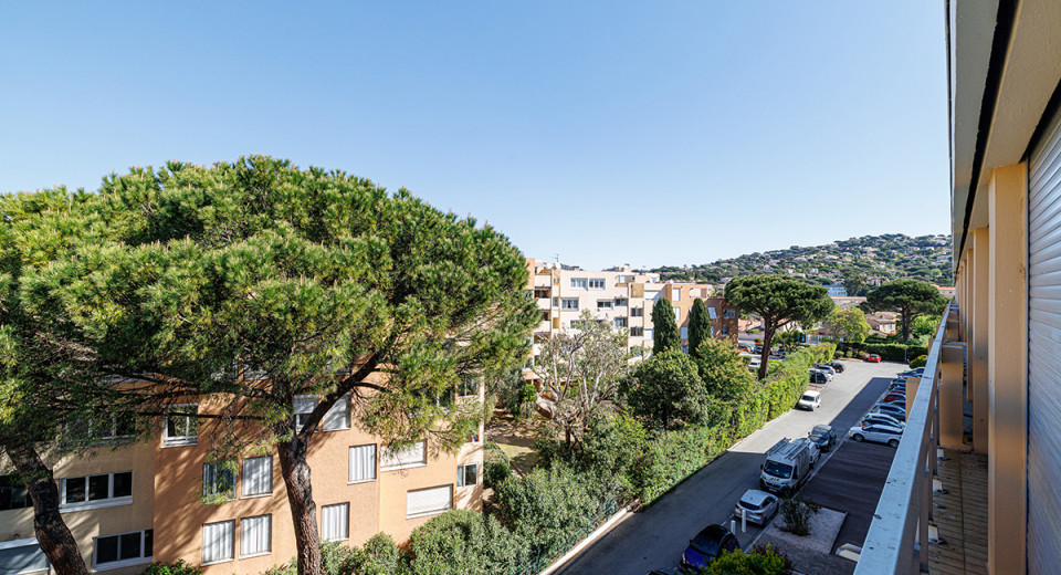 Ejendom i Frankrig, Sainte-Maxime, Saint-Tropez, bymidten, lejlighed, 2 soveværelser, terrasse, havudsigt