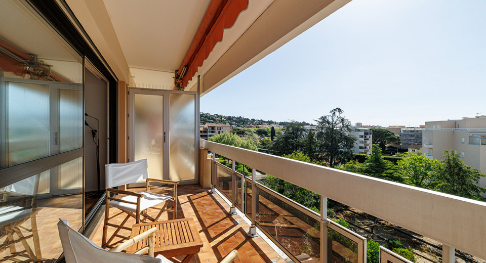 Eiendom i Frankrike, Sainte-Maxime, Saint-Tropez, sentrum, leilighet, 2 soverom, terrasse, sjøutsikt