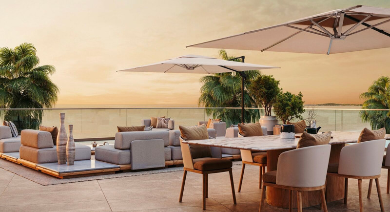 Villeneuve Loubet Plage, appartement de standing, residence de luxe, sur la plage, terrasse, vue mer, piscine