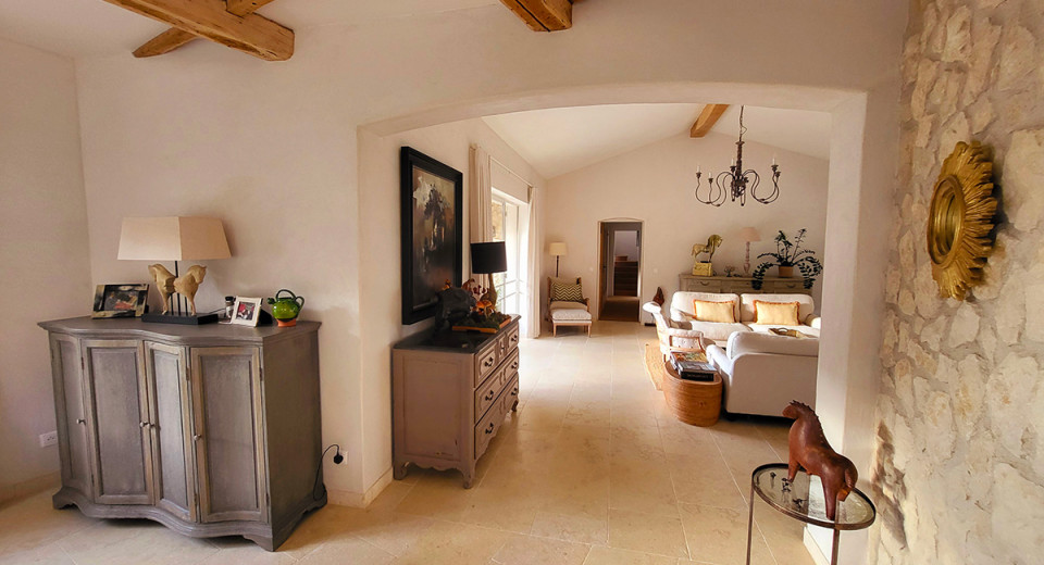 Ejendomme i Vence, Franske Riviera: prestigefyldt villa med panoramaudsigt over havet, anlagt have, terrasser, 6 soveværelser og 6 badeværelser.