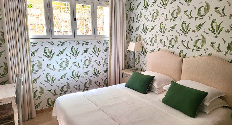 Fastigheter i Vence, Franska Rivieran: prestigefylld villa med panoramautsikt över havet, anlagd trädgård, terrasser, 6 sovrum och 6 badrum.
