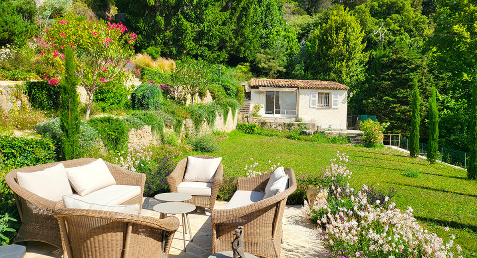 Vence, French Riviera, prestigious villa with panoramic sea views, landscaped garden, terraces, 6 bedrooms and 6 bathrooms.