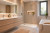 saint_raphael_frejus_59_residence_neuve_appartement_3_pieces_terrasse_proche_centre_ville_plage_05_salle_de_bains