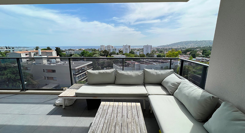 krøllet nål Ekstremt vigtigt Riviera résidences - Antibes – Juan les Pins - Storslået 2 værelses  lejlighed med skøn terrasse og panorama havudsigt